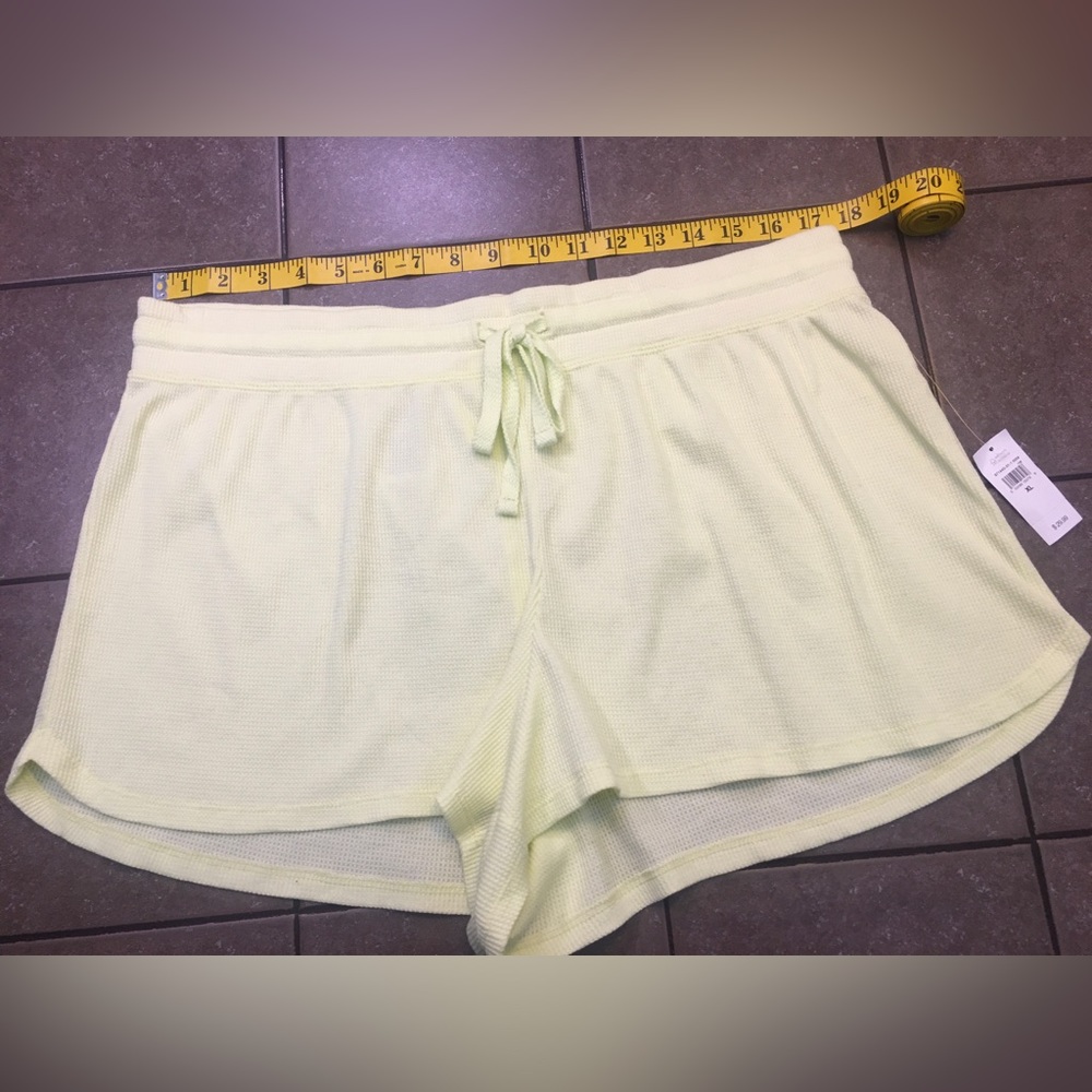 GAP Shorts - Picture 4 of 6